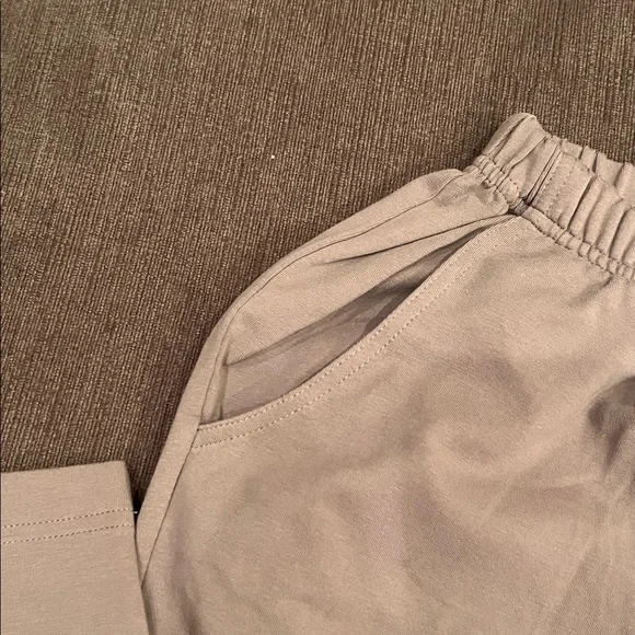 L.L. Bean Brown Elastic Waist Pants color is taupe - Picture 4 of 6